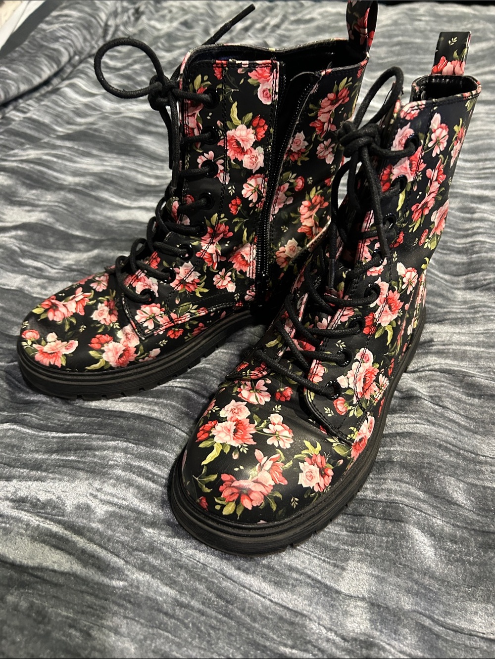 Kohl's Black Floral Lace-Up Combat Boots with Pink Roses